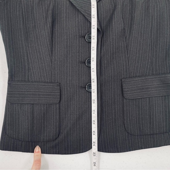 Ann Taylor Classic Charcoal Pinstripe Pocketed Button Front Cuff Blazer Office - Picture 7 of 8
